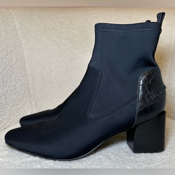 Donald Pliner black booties leather‎ stretchy scuba material zipper stacked heel